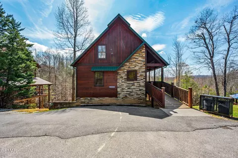 1826 Elk Springs Way, Gatlinburg, TN 37738