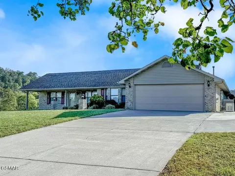 1439 River Run Circle Cir, Sevierville, TN 37876