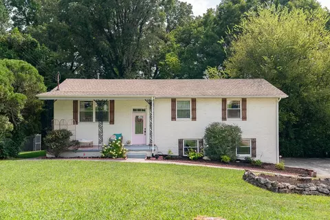 1816 Woodhaven Dr, Knoxville, TN 37914