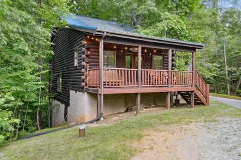 1801 Beach Front Dr, Sevierville, TN 37876