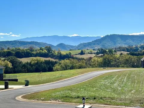 18 Legend View Ct, Sevierville, TN 37862