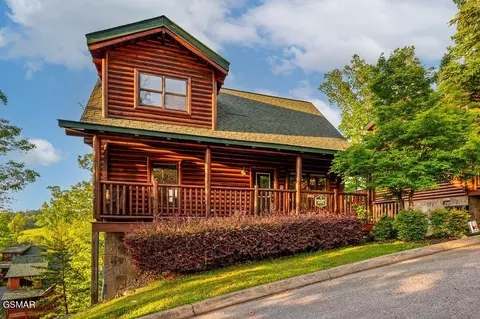 2023 Bear Creek Way, Pigeon Forge, TN 37862