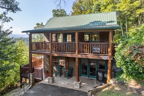 2104 E View Dr, Sevierville, TN 37876