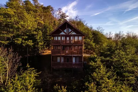 4529 Stackstone, Sevierville, TN 37862 photo 4