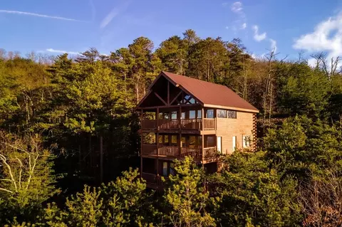 4529 Stackstone, Sevierville, TN 37862 photo 3