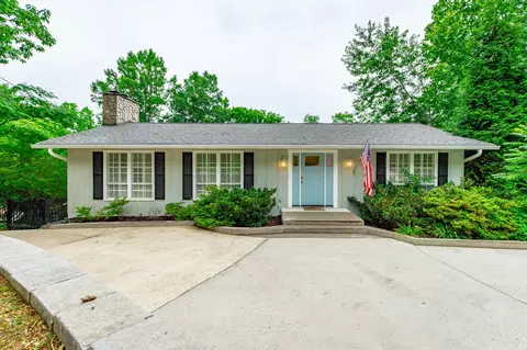 1043 Clift Cave Dr, Soddy Daisy, TN 37379