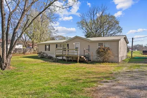 46 W Pine St, Chatsworth, GA 30705