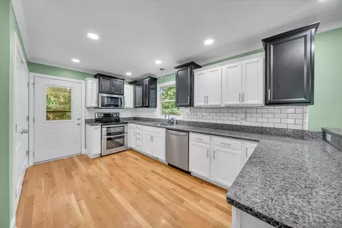 423 Rivermont Dr, Clarksville, TN 37043