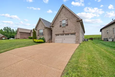 105 Grayson Ln, White House, TN 37188