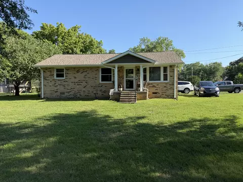 135 Irvin Rd, La Vergne, TN 37086