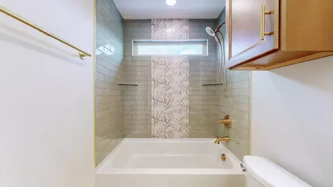 Bath - 7014 Baker Rd, Murfreesboro, TN 37129 photo 6 of 7