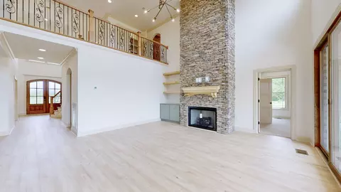 Living - 7014 Baker Rd, Murfreesboro, TN 37129 photo 2 of 3