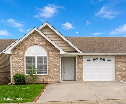 740 High Point Way, Knoxville, TN 37912