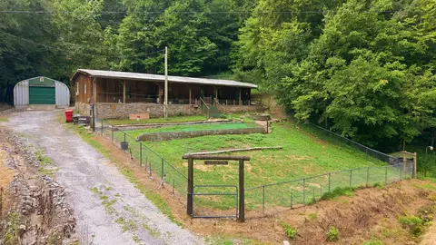 150 Amons Ln, Lafayette, TN 37083