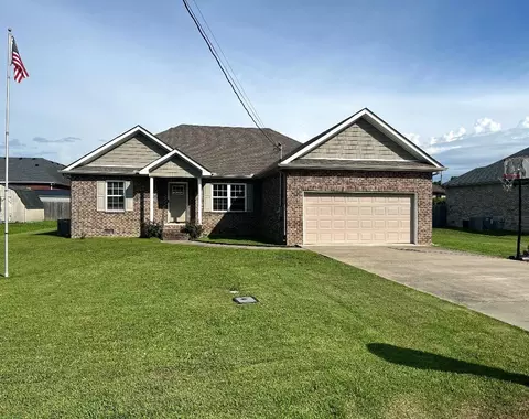 333 Shelby Cir, Shelbyville, TN 37160