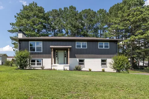 1708 Deer Hollow Dr, Lawrenceburg, TN 38464