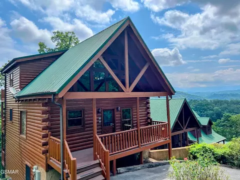 2251 Upper Middle Creek Rd, Sevierville, TN 37876
