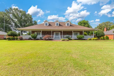 2812 Chere Carol Rd, Humboldt, TN 38343