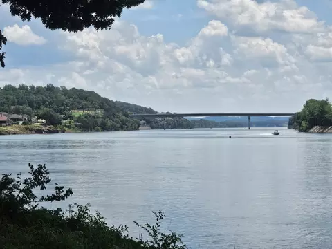 5 Island View Dr, Bath Springs, TN 38311