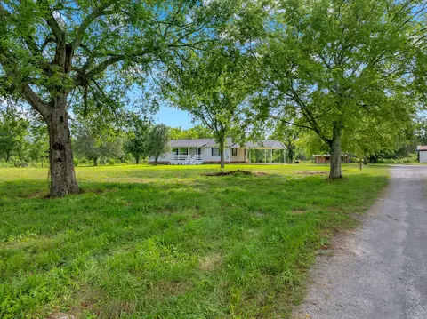 1936 Word Rd, Lewisburg, TN 37091