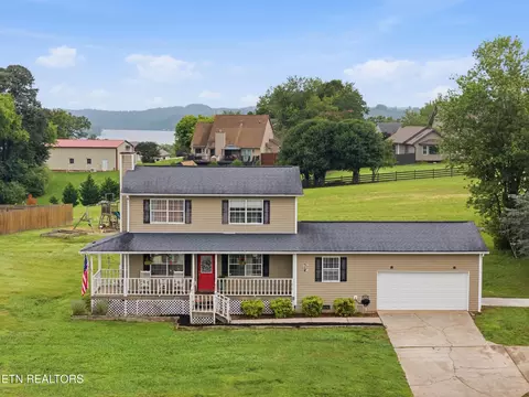 724 Fairway Dr, Loudon, TN 37774