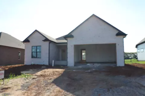 221 Harvest Moon Dr, Clarksville, TN 37043