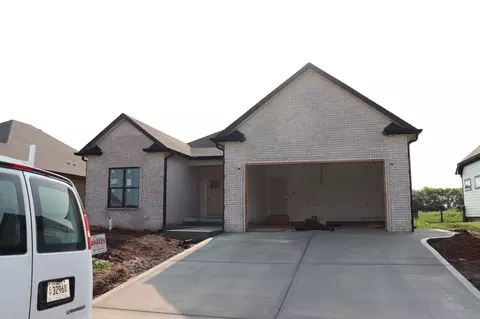 221 Harvest Moon Dr, Clarksville, TN 37043