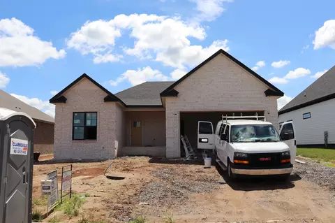 221 Harvest Moon Dr, Clarksville, TN 37043