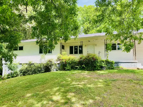 625 Mississippi Ave, Signal Mountain, TN 37377