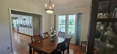 Dining - 219 Thomas Farms Ln, Morrison, TN 37357 photo 4 of 7