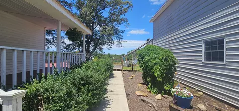 Exterior - 219 Thomas Farms Ln, Morrison, TN 37357 photo 5 of 21