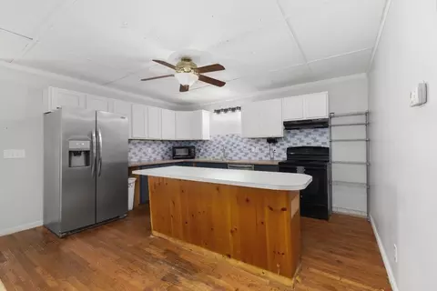 Kitchen - 219 Thomas Farms Ln, Morrison, TN 37357 photo 7 of 7