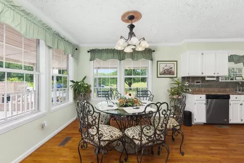 Dining - 219 Thomas Farms Ln, Morrison, TN 37357 photo 6 of 7