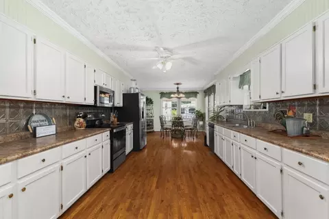 Kitchen - 219 Thomas Farms Ln, Morrison, TN 37357 photo 1 of 7