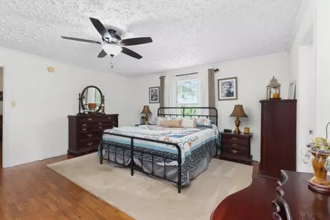 Bedroom - 219 Thomas Farms Ln, Morrison, TN 37357 photo 6 of 10
