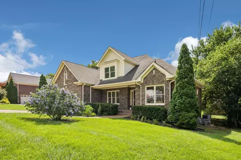 6916 Collinswood Dr, Nashville, TN 37221