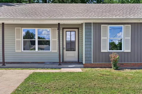 1647 Hannibal Dr, Oak Grove, KY 42262