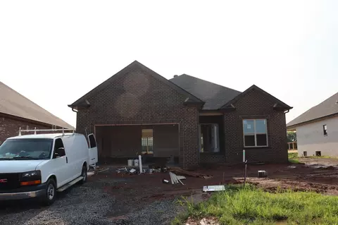 225 Harvest Moon Dr, Clarksville, TN 37043