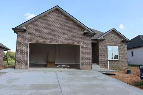 225 Harvest Moon Dr, Clarksville, TN 37043