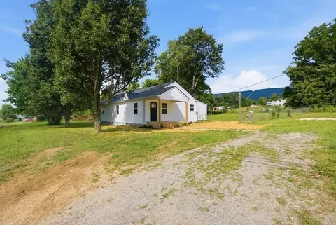 1000 Cemetery Rd, Spring City, TN 37381