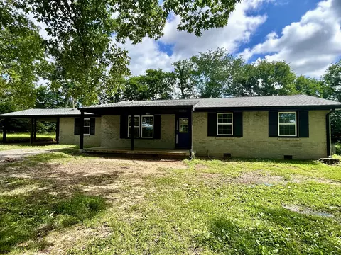 2491 S Hinton Rd, Southside, TN 37171