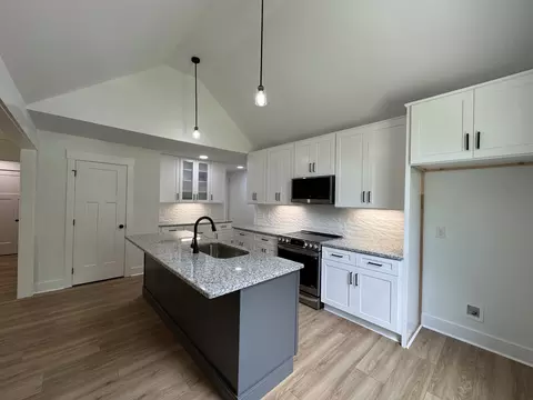 380 Martin Rd, Clarksville, TN 37042