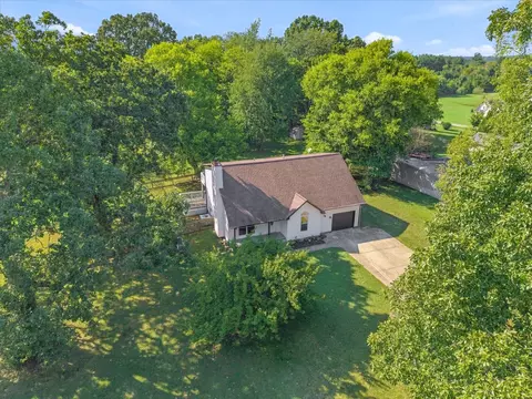 380 Martin Rd, Clarksville, TN 37042