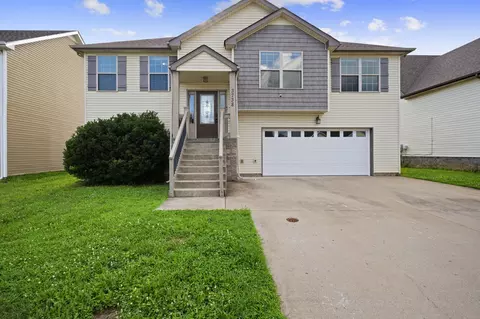 3738 Gray Fox Dr, Clarksville, TN 37040