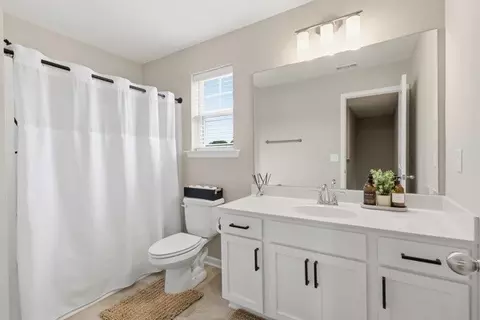 Bath - 518 Ruby Cate Way, Murfreesboro, TN 37128 photo 4 of 4