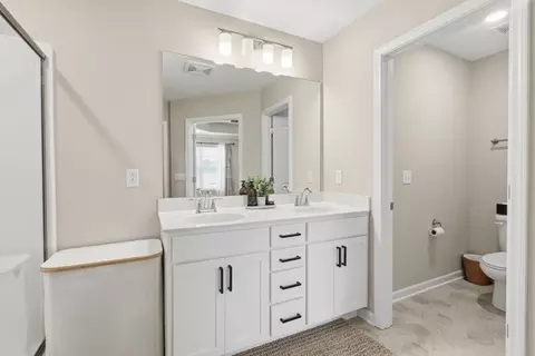 Bath - 518 Ruby Cate Way, Murfreesboro, TN 37128 photo 3 of 4