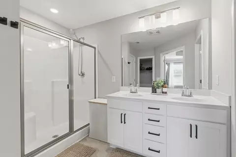 Bath - 518 Ruby Cate Way, Murfreesboro, TN 37128 photo 2 of 4