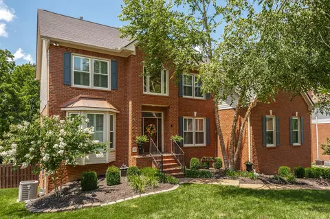 822 Overhills Dr, Old Hickory, TN 37138