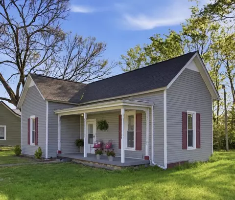 102 S Locust St, Mount Pleasant, TN 38474