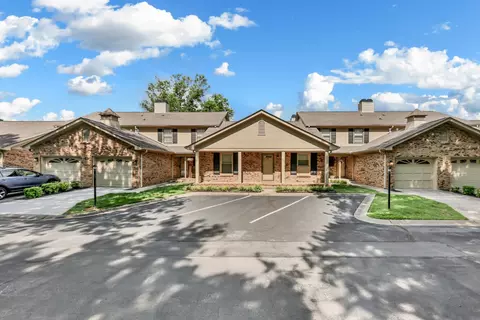 318 Kingswood Ct, Clarksville, TN 37043